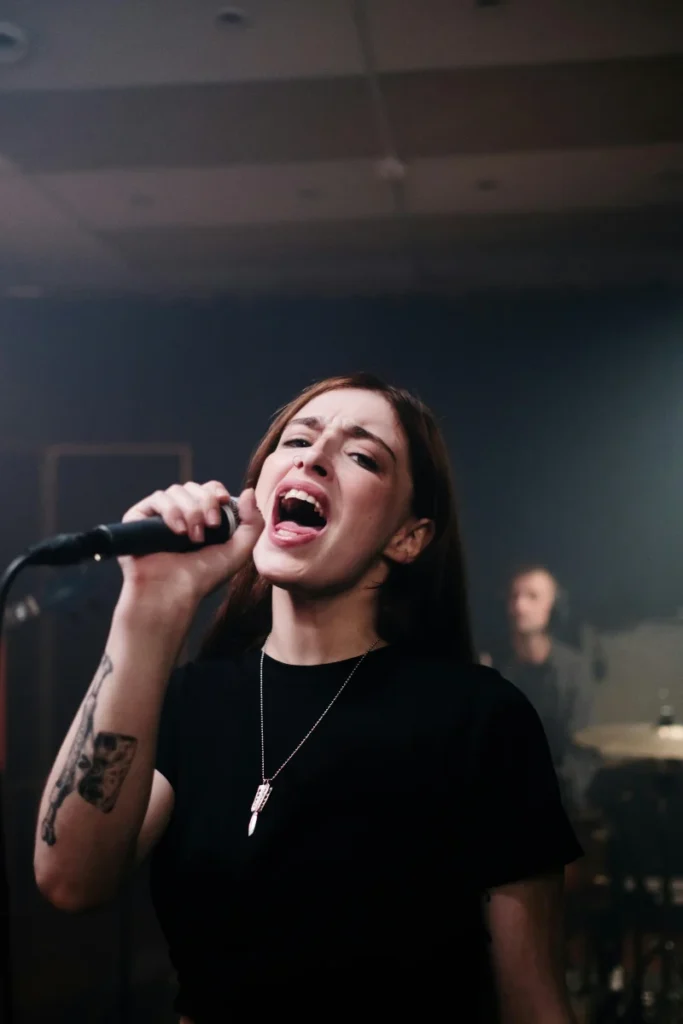 the weeknd blinding lights lyrics meaning